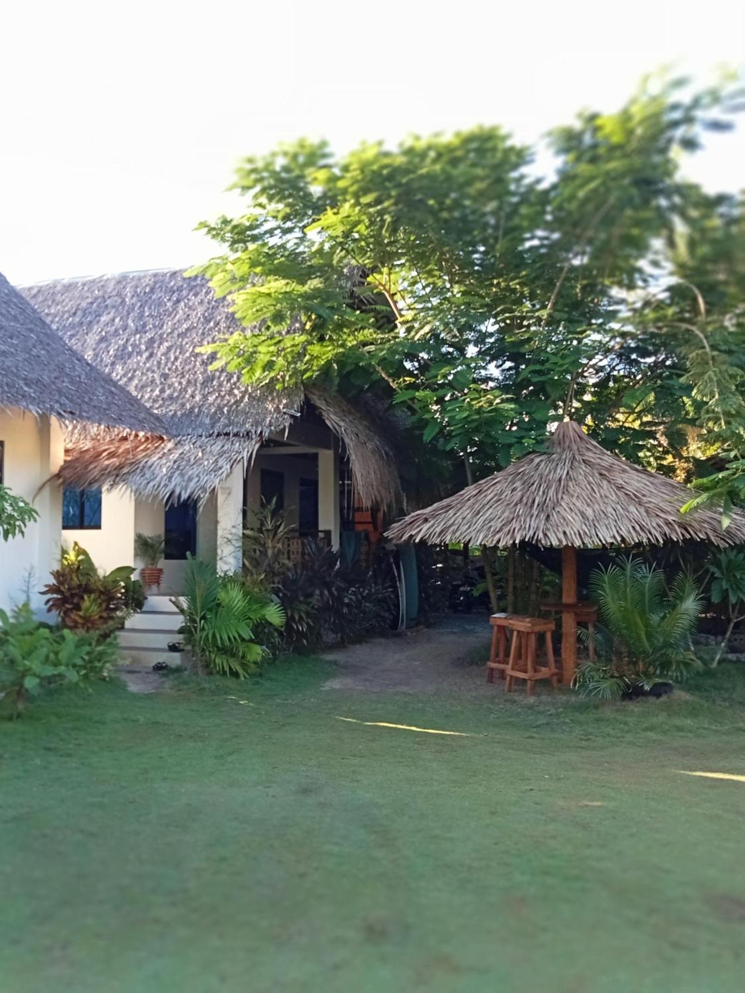 Weeroona Huts Homestay Pacifico San Isidro  エクステリア 写真