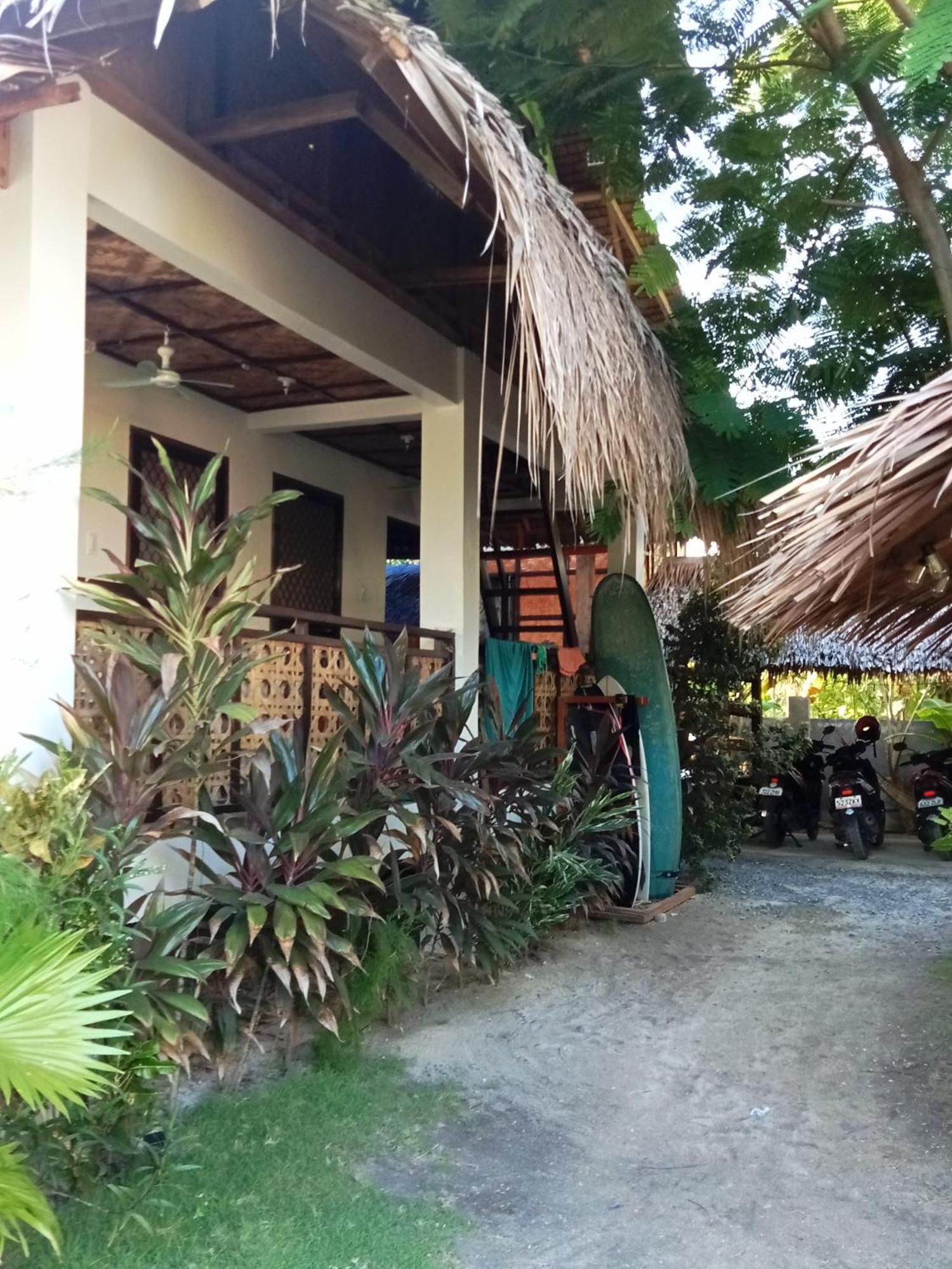 Weeroona Huts Homestay Pacifico San Isidro  エクステリア 写真
